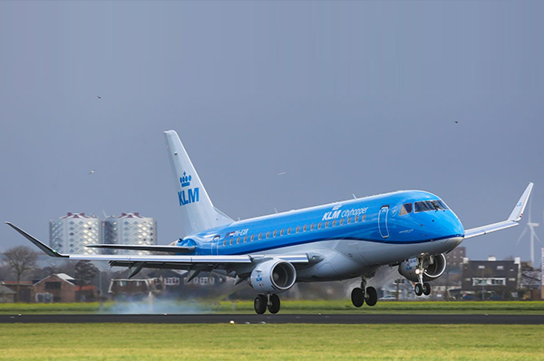 KLM plane landing